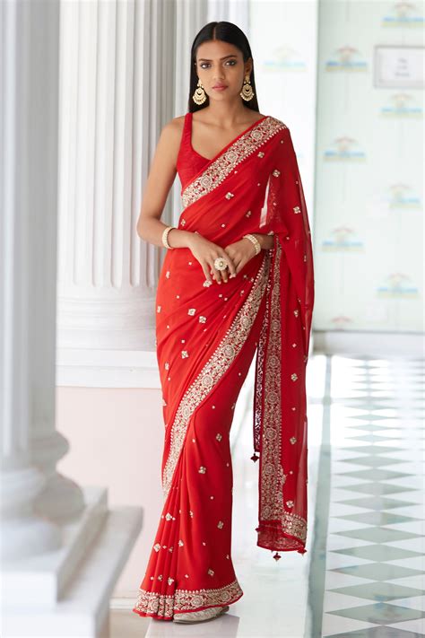 14 Stunning Red Wedding Saris To Inspire Your Bridal Trousseau Vogue