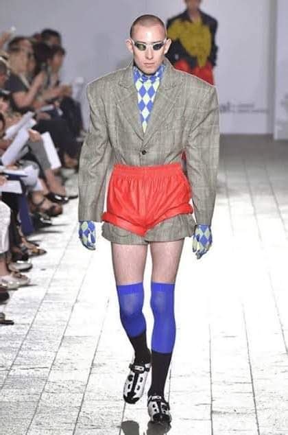 Why Do Runway Models Wear Such Ridiculous Clothing Rnostupidquestions