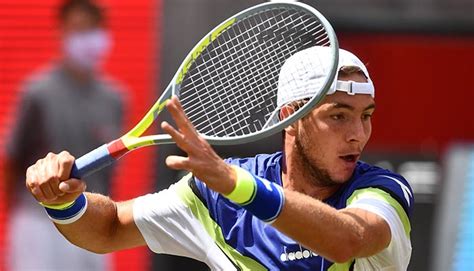 A flying creature in the video game kya: Jan-Lennard Struff vs. David Goffin Tipp, Prognose ...