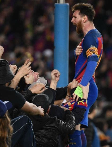 Photo And Video Lionel Messi Celebrates With Barca Fans After Sergio