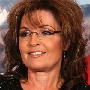Sarah Palin Splits Open Her Head While Rock Running ZergNet