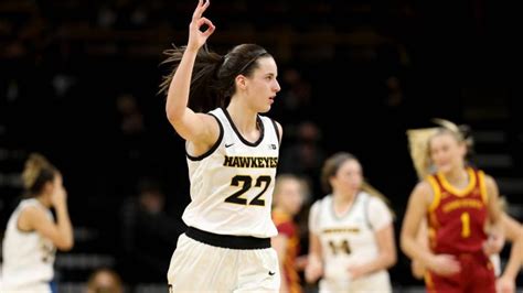 Iowa Freshman Caitlin Clark Leads This Weeks Starting Five In Womens Basketball