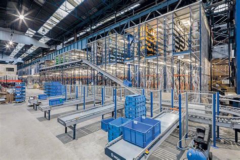 Automated Warehouse Vs Traditional Warehouse Interlake Mecalux