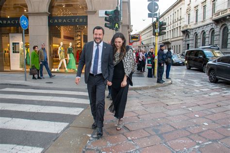 Noi tutti, compreso giorgetti, eravamo all&#39;oscuro di. Matteo Salvini e Francesca Verdini, serata milanese per la ...