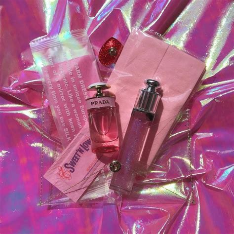 Weed aesthetic wallpapers these pictures of this page are about:pink baddie aesthetic drawing. ʚ𝐇𝐢𝐦𝐞𝐀𝐥𝐢𝐞𝐧ɞ⋅ (With images) | Pink aesthetic, Pink sparkly ...