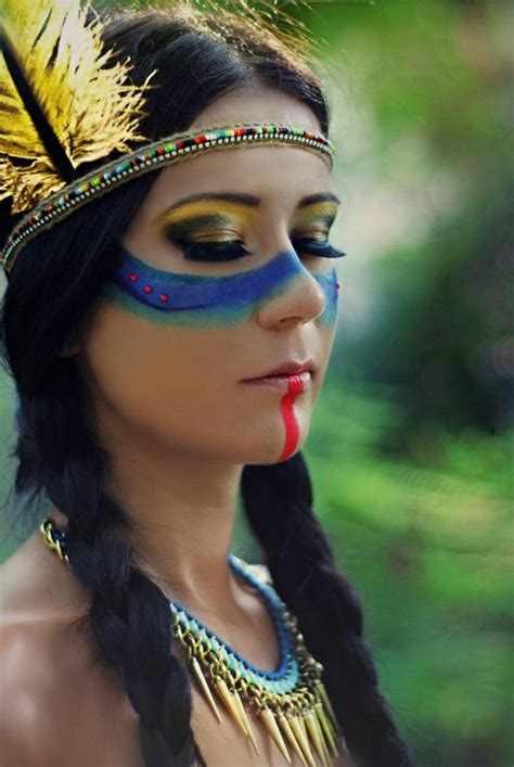 Le déguisement d'indien est très populaire, en particulier chez les enfants lors d'un voici un exemple de maquillage d'indien très simple à réaliser : 1001+ bonnes idées pour le maquillage indienne
