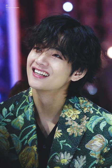 Ahead of the release of the single, it aroused the interest of music fans around the world by announcing that it plans to release a new album filled with. BTS. V BTS. V BTS gửi lời chúc năm mới tới fan. Trạm Hạnh ...