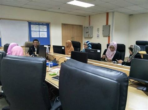Biasanya slip gaji terbaharu boleh mula disemak sehari sebelum tarikh pembayaran gaji kakitangan awam. Perbincangan Dengan Pengarah Akauntan Negara Malaysia Bagi ...