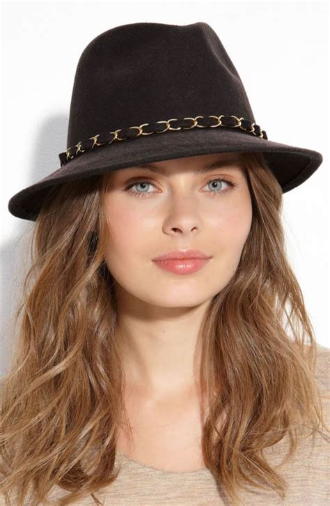 Fashionable Hats That Should You Wear In This Winter Fashion Best