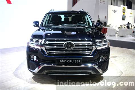 2016 Toyota Land Cruiser Facelift Front At 2015 Dubai Motor Show