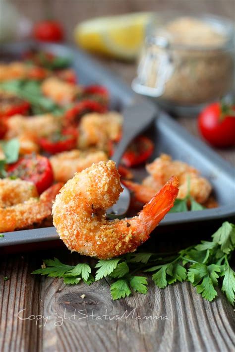 Cuocere i tortellini in acqua bollente per metà del tempo segnato sulla confezione, scolare e versarli nella teglia da forno girandoli con poco olio. Gamberi al forno gratinati con pomodorini | Ricette ...