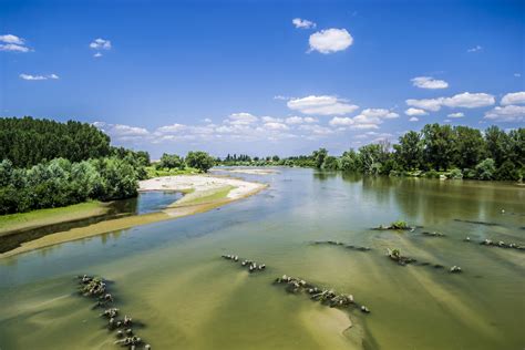 City in dolj county, romania. File:Jiu River in Craiova.jpg - Wikimedia Commons