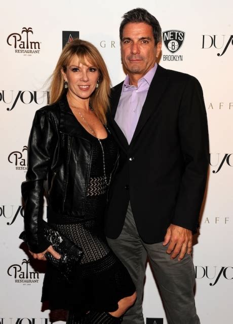 Rhonys Ramona Singer Catches Husband Cheating 6 Other Housewives She Can Lean On Through