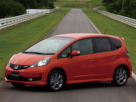 The entry level hatchback appeared just as fuel prices in. Honda Fit RS (GE) 2009 images (2048x1536)