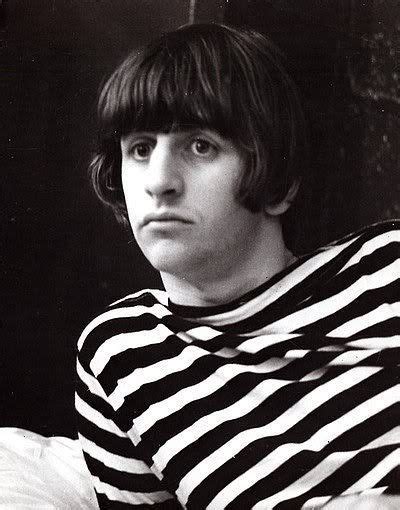 Charismatic beatles drummer who pursued a surprisingly rich and successful solo career. Ringo Starr Photo: Ringo | The beatles portadas, Beatles ...