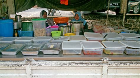 Ramai yang mengatakan rasanya sangat sedap dan asli apabila nasi kukus ini dimakan dalam keadaan yang masih panas. Apabila Lensa ZulDeanz Berbicara: Pekena Nasi Kukus Ayam ...