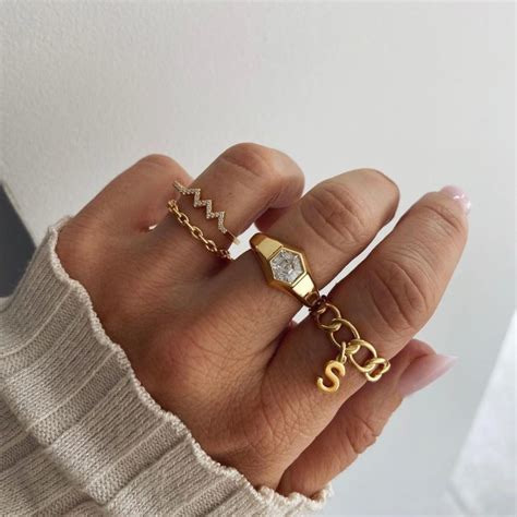Iveta Gold Ring