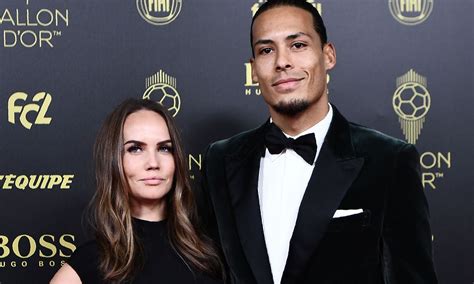At the start of his soccer career, he used to work as a dishwasher at the oncle jean restaurant in breda. Van Dijk rebaja la polémica con Cristiano Ronaldo: "Era ...