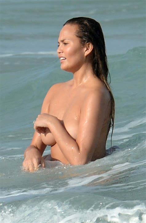 Chrissy Teigen Naked Photos The Fappening