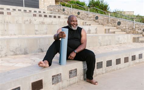 The 5 Profound Benefits of Yoga for Men - TOI News - TOI.News