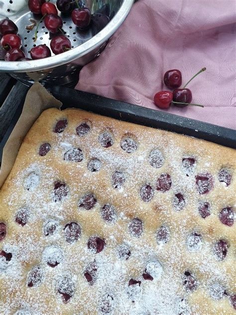 Maybe you would like to learn more about one of these? Schneller Kirschkuchen vom Blech - SIMPLYLOVELYCHAOS ...