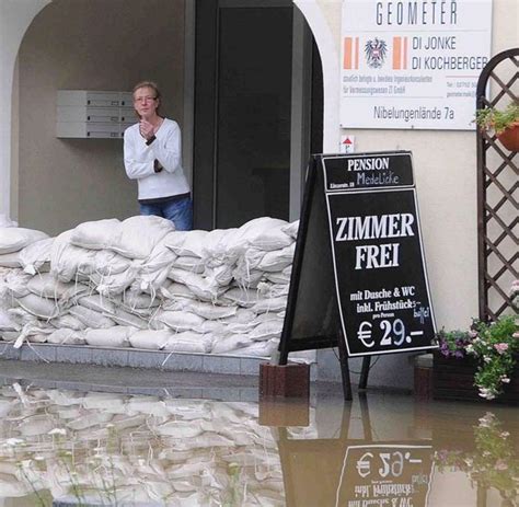 Bei einem unwetter mit einem tornado sind im südosten tschechiens am donnerstag menschen ums leben gekommen und verletzt worden. Unwetter: Sechs Tote bei Hochwasser in Tschechien - WELT