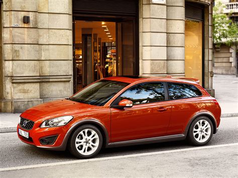 Learn more about price, engine type, mpg, and complete safety and warranty information. Volvo C30 I Restyling 2010 - 2013 Hatchback 3 door ...