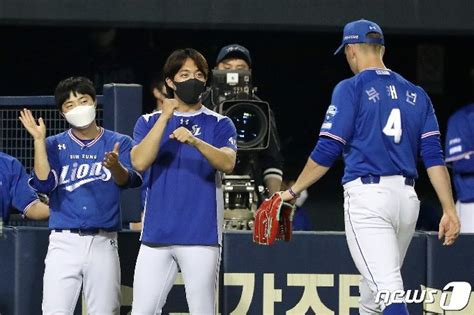 Aug 10, 2020 · 몇 년 전까지만 해도 범가너는 mlb를 대표하는 좌완 선발투수 가운데 한 명이었다. 원태인 - Видео 라이온즈tv 원태인 '6승' & 강민호 '쐐기 3점 홈런 ...