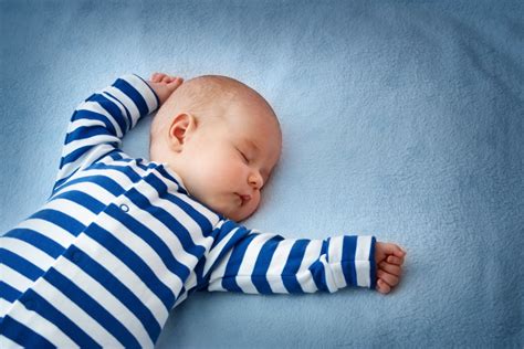 Bébé ne dort pas : conseils et méthodes douces pour endormir bébé