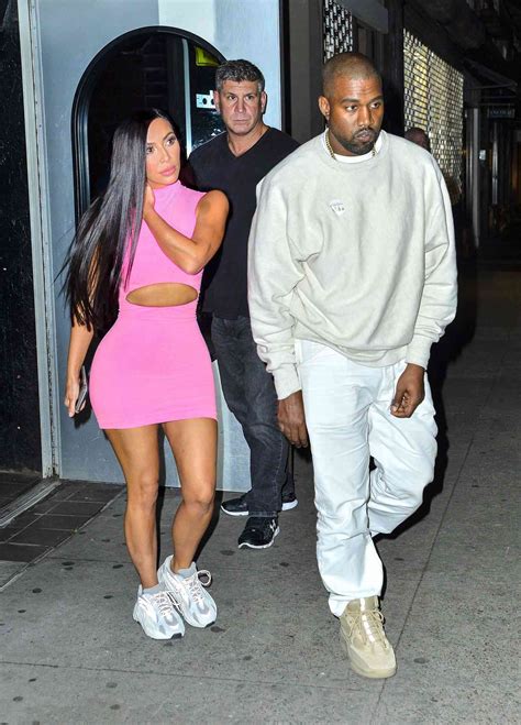 Kim Kardashian Flaunts Curves During Nyc Outing With Kanye West Hot