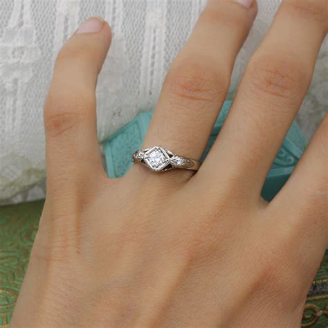 1940s-14k-retro-diamond-engagement-ring-pippin-vintage-jewelry