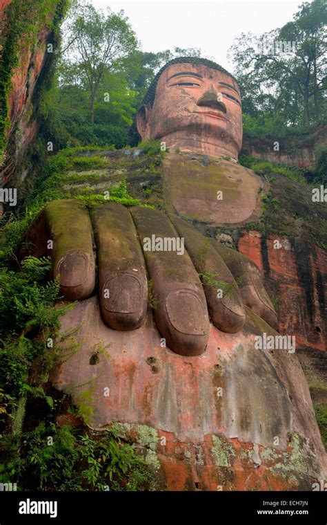 Largest Stone Buddha Statue In The World Leshan Giant Buddha Leshan