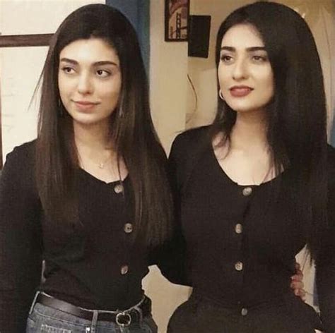 Sarah Khan With Her Beautiful Sister Aisha Khan Showbiz Pakistan
