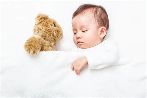 9 Cara Menidurkan Bayi Agar Tetap Nyenyak Sepanjang Malam