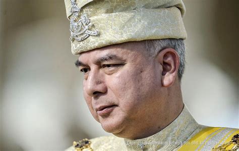 Sultan of perak sultan nazrin shah has reminded the new ruling pakatan harapan government to learn from the mistakes of the previous administration as the people are ready to reject leaders who abuse their power. Sultan Nazrin Muizzuddin Shah inspect the guard of honor ...