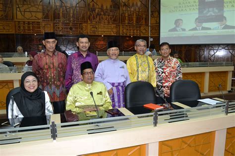Peranan atau kepentingan bahasa melayu sebagai bahasa pengucapan ilmu dapat. Siri Wacana Cendekiawan ATMA: Kedudukan Institusi Raja ...