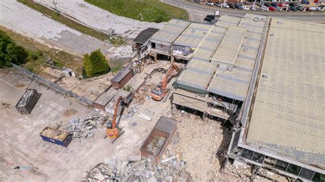 Bracknell S John Nike Leisure Centre Being Demolished Two Years After Closure Berkshire Live