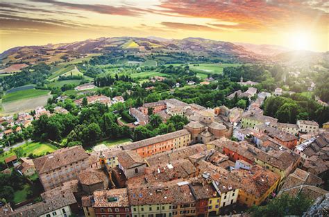 The formula 1 emilia romagna grand prix is under a red flag with 30 laps remaining after a sizeable crash between valtteri bottas and george russell. Homes in Emilia-Romagna - Italy Travel and Life | Italy ...