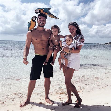 Michele morrone is an actor, known for 365 päivää (2020), medicit, firenzen valtiaat (2016) and untitled 365 days sequel (2022). Mariano Di Vaio - Home | Facebook