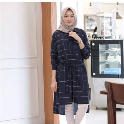 Maka dari itu, semua orang membutuhkan baju dalam hidupnya. 35+ Model Baju Tunik Wanita Modern ( BATIK & BROKAT )