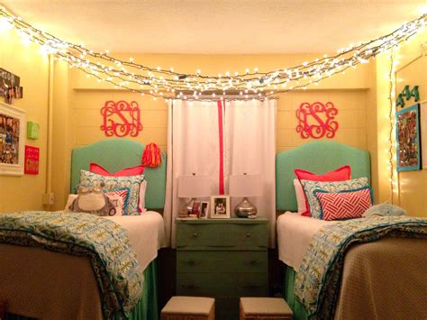 the ultimate list of dorm essentials for incoming freshmen ole miss dorm rooms girls dorm room