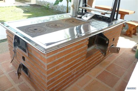 Cocinar con leña, debido al déficit de gas doméstico, además de ser un retroceso para el país, es en conversación con vanessa davies, para unión radio, explicó que los niños y adultos mayores son los más vulnerables a los efectos de cocinar con leña, ya sea a corto, mediano o largo plazo. Fotos de Fogonesde Leña , Carbón Y Cisco. Hornos Y ...