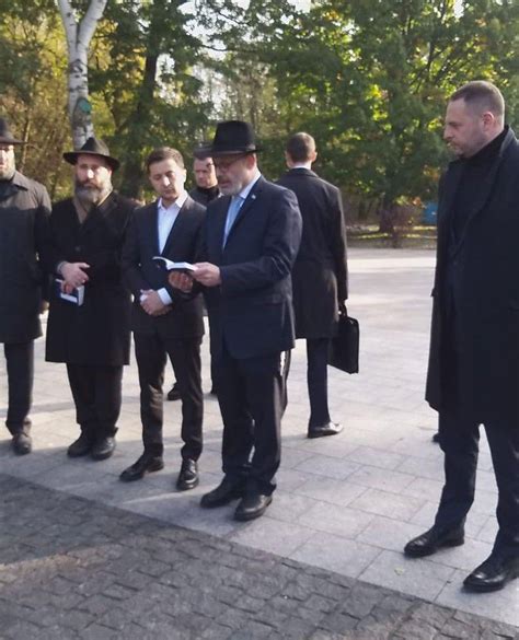באוקראינה נחנך היום (חמישי) בית כנסת באתר הטבח באבי יאר שליד קייב, כחלק ממרכז הנצחה גדול שעתיד לקום באתר בשנים הקרובות. 78 שנה אחרי: נשיא אוקראינה בטקס זיכרון לנרצחי באבי יאר