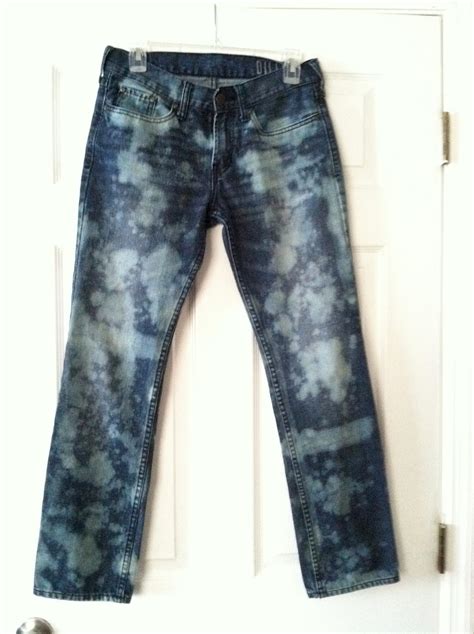 Posted on june 10, 2015june 10, 2015 tagged diy bleached black jeansleave a comment. WobiSobi: Bleached Jeans DIY.