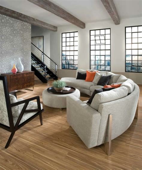 From reissuing design icons to creating future classics in collaboration with acclaimed international designers, the collection combines craftsmanship with creativity and shapes carefully considered pieces with purpose and meaning. Runde Sofas für eine harmonische und friedliche Stimmung ...