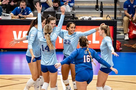 Kansas Volleyball Takes Down K State In Sets In Manhattan News