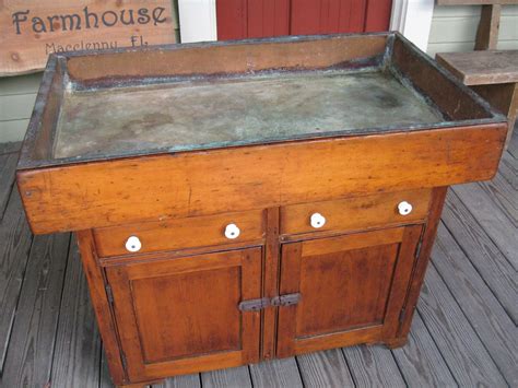 How do you know which farmhouse sink is right for you? Rachel's Farmhouse: Primitive Dry Sink- new in the shop