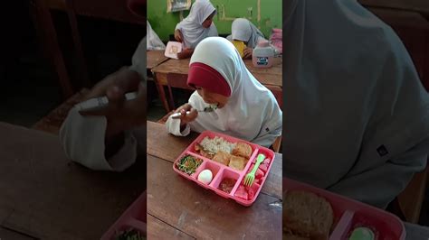 Komunikasi yang baik antartim sangat penting dipraktikkan dalam. Bekal makanan sehat untuk dibawa ke sekolah - YouTube