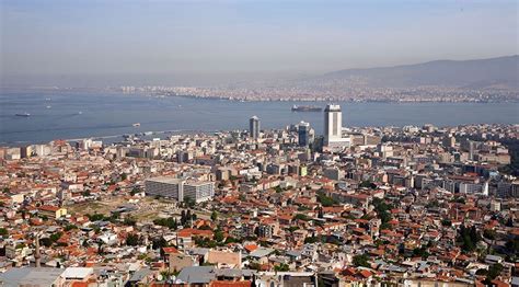 Türkiye ve yakın çevresinde meydana gelen depremlerin yer, zaman, büyüklük ve derinlik bilgileri. İzmir için korkutan deprem açıklaması - İzmir Haberleri