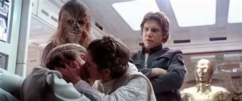 Star Wars Mark Hamill Comments On Luke Skywalker And Leia Incest Kiss